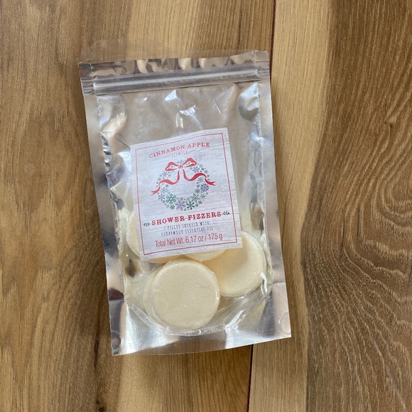Cinnamon Apple Shower Fizzers - Picture 1 of 4